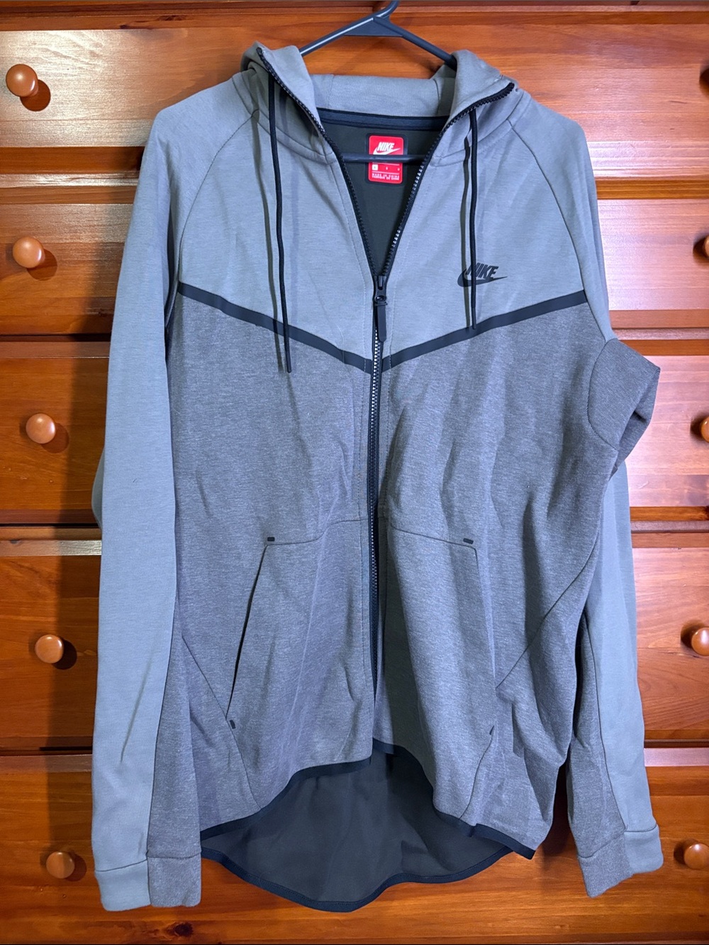 Nike Men's Two-Tone Gray Performance Zip Hoodie